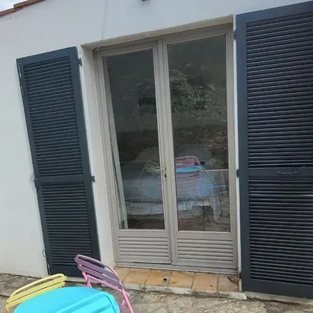 بيت للعطل Bright With Pool In *