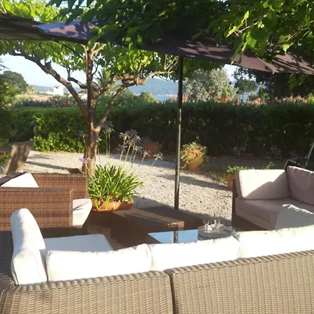 Bright With Pool In *