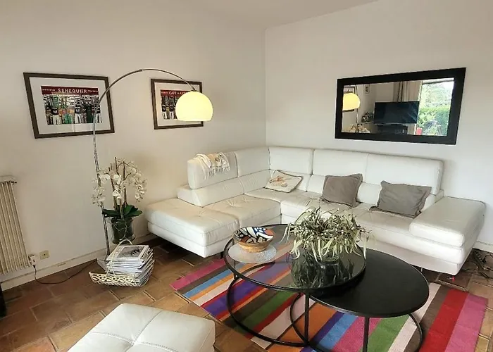 Bright With Pool In Semesterbostad Grimaud