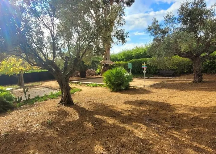 Bright With Pool In بيت للعطل غريمو