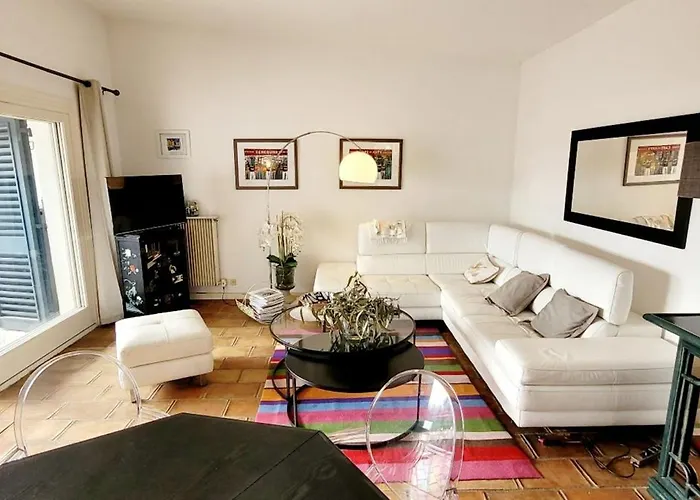 Bright With Pool In بيت للعطل غريمو