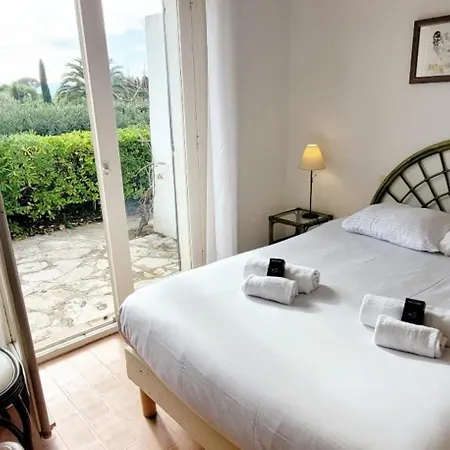Bright With Pool In Casa vacanze *